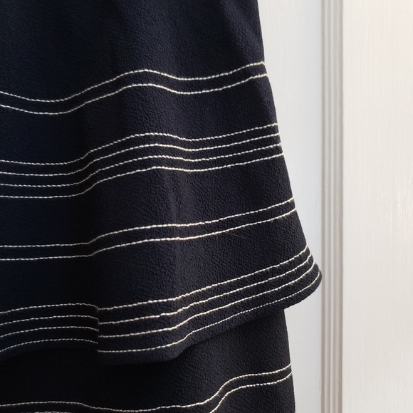 Banana Republic | 8 Navy skirt white stitch ruffle double layer - Picture 9 of 10
